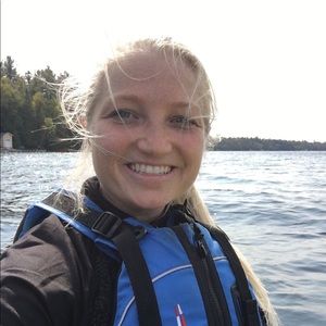 Meet your Posher, Emily